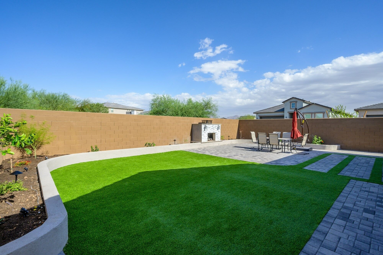 Outdoor dining 5, Casa Tierra 3 Bedroom Home, Maricopa
