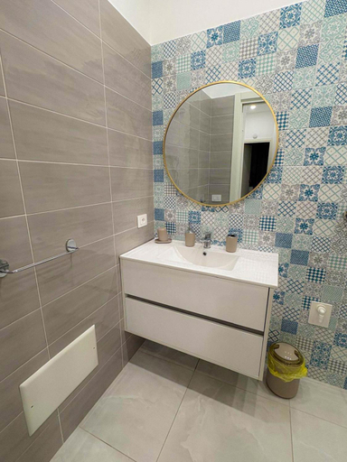 Bathroom 3, Nicola's Apartments, Napoli