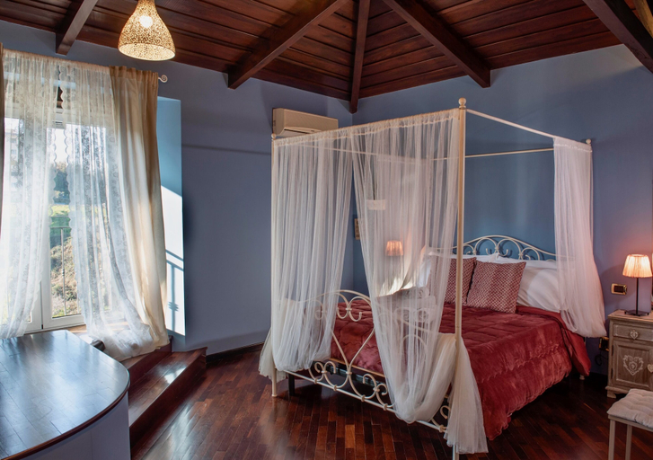 Bedroom 5, B&b A'luggetella, Napoli
