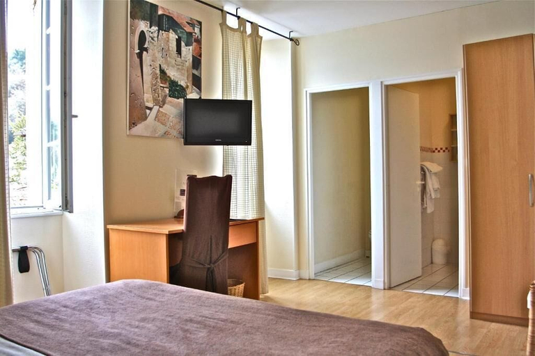 Bedroom 4, Hotel du Périgord, Charente