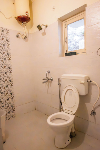 Bathroom 5, Dew Drops Homestay, Nainital