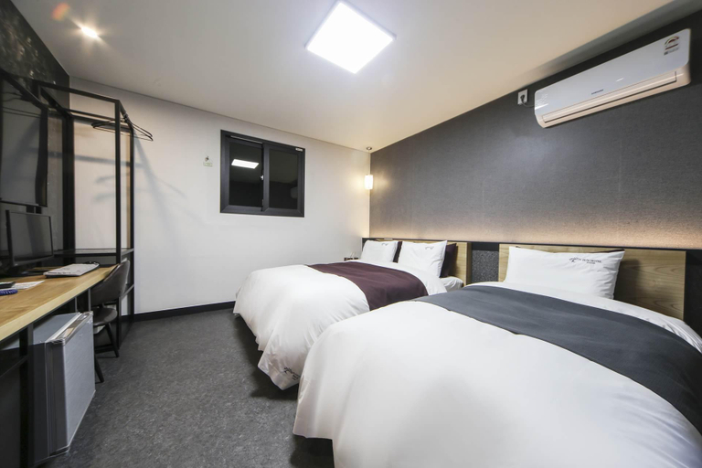 Bedroom 2, Hapcheon Joon Hotel, Hapcheon