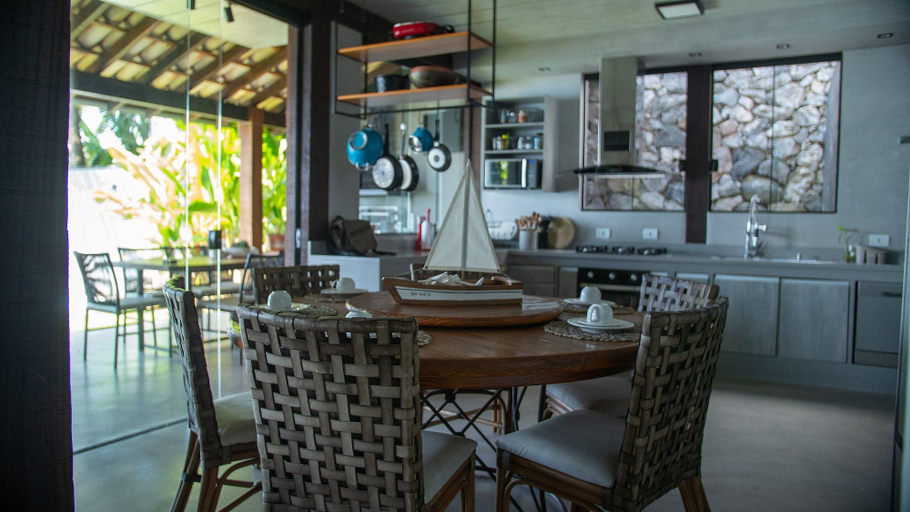 Food & Drinks 5, Casa pé na areia com piscina | São Sebastião, São Sebastião