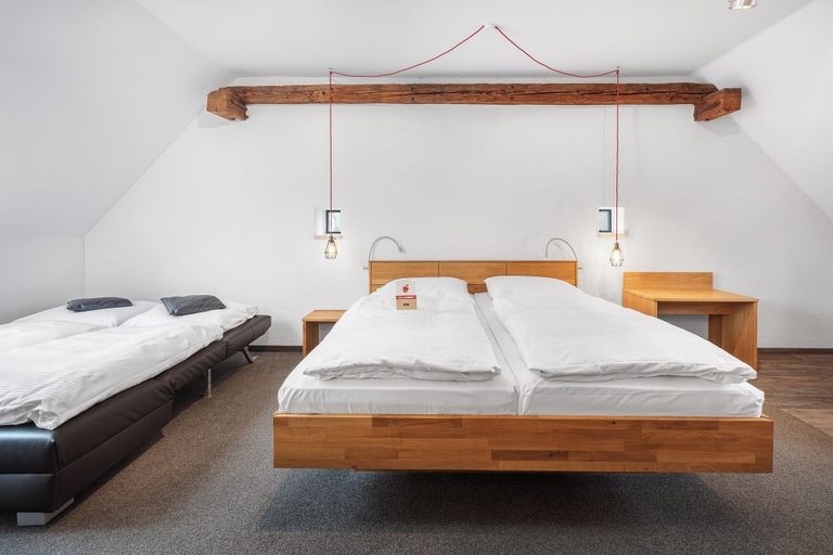 Bedroom 5, Schieners Hotel und Apfelhof, Donau-Ries