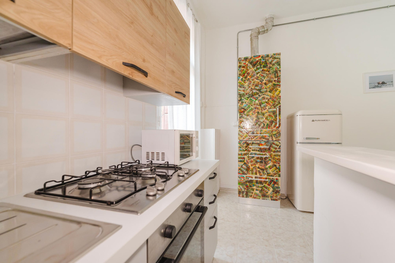 Private kitchen 3, Elisa's Flat - 5 min from Train Station, Venezia