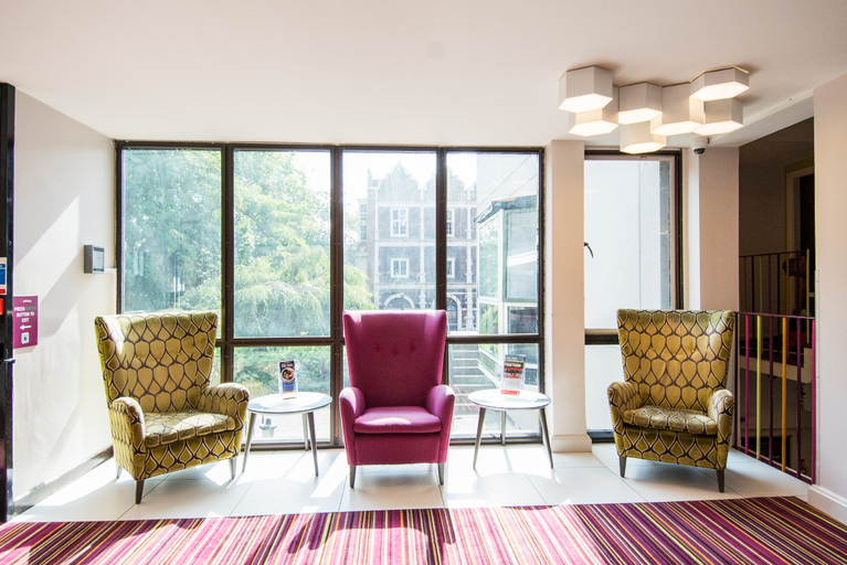 Public Area 2, Safestay Holland Park, London
