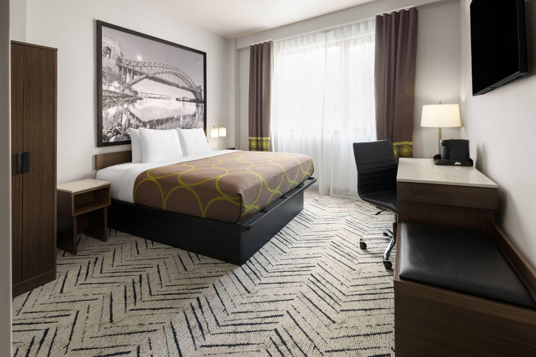 Bedroom 3, Super 8 By Wyndham Bronx Near Stadium, New York