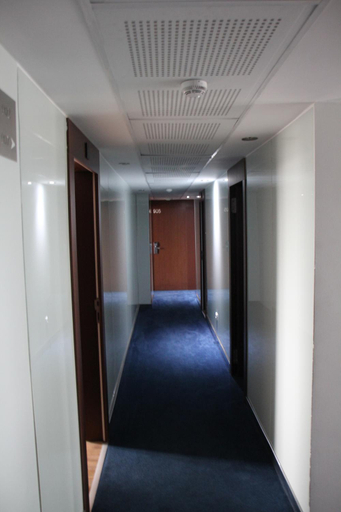 Others 5, Hotel Africa, Maputo