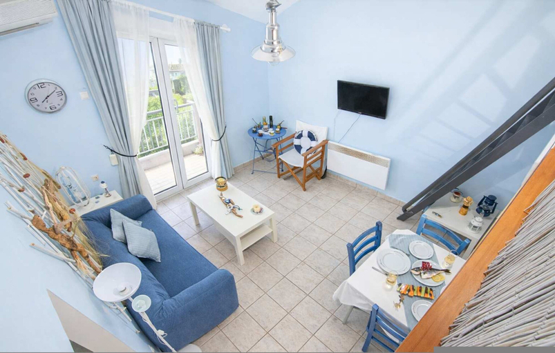 Room 3, Beach Vibe - Seaside Stay w Balcony Near Volos, Thessaly