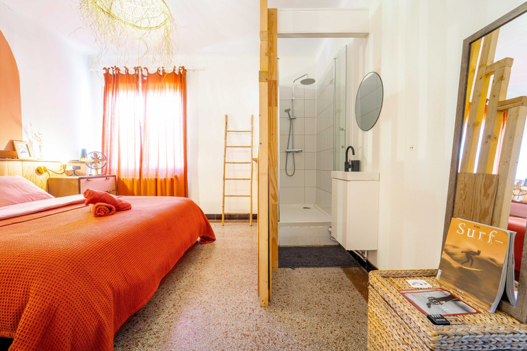 Bedroom 5, La Boga Surf House, Landes