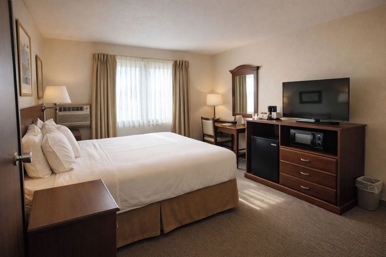 Bedroom 4, Lone Tree Inn, Richland