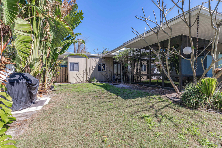 Property grounds, Mid Century Modern Weekly Winter Rates!, Hillsborough