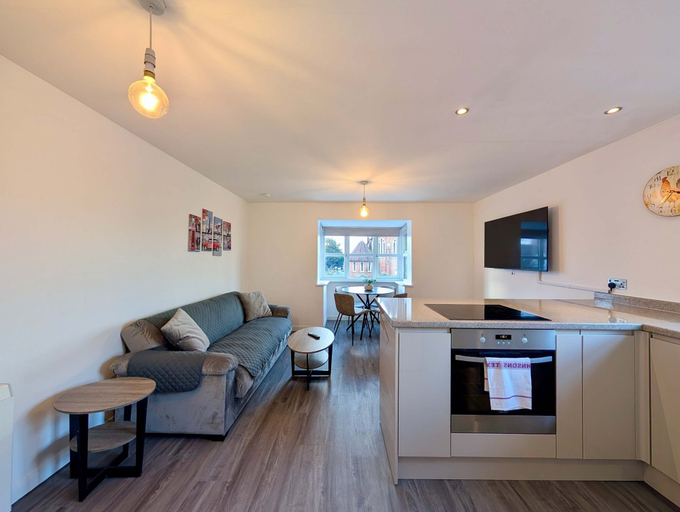 Room 3, Charming and Modern 1-bedroom Flat, Slough
