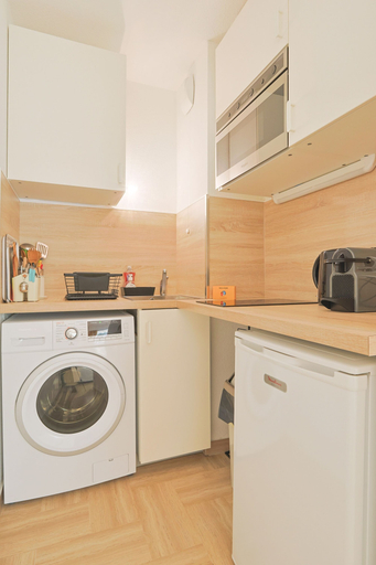 Room 5, 403 Le Zen in Cannes, Alpes-Maritimes