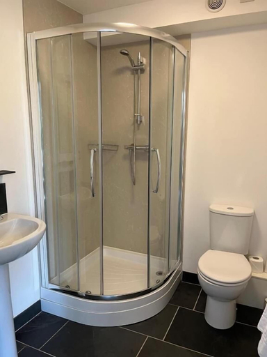 Bathroom 3, The Temple Bar Inn, Herefordshire