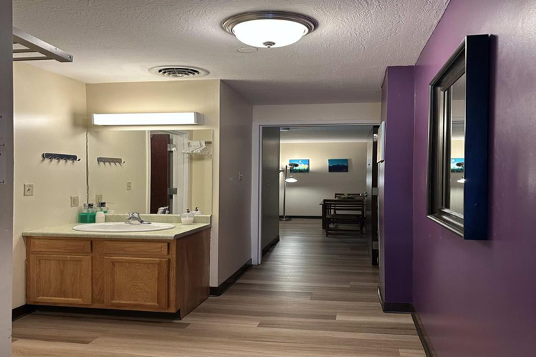 Room 5, Downtown Apt Walk to PPG Conv Center More, Allegheny