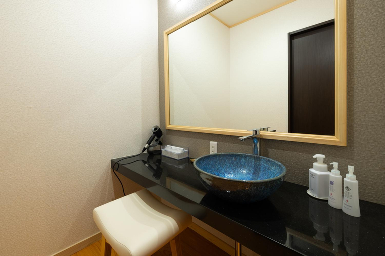 Bathroom 2, AtamiOnsen Nagahamaen, Atami