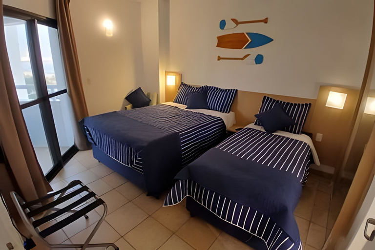 Room 4, Clube XV, Santos