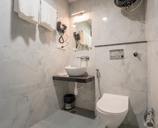 Bathroom 4, Hotel Sugandh Retreat, Jaipur