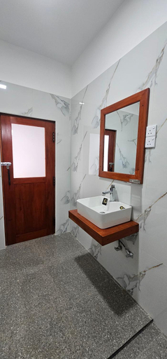 Bathroom 3, Nine Arch Wood Cabin, Ella