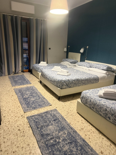 Bedroom 3, Pompei Sanctuary rooms, Napoli