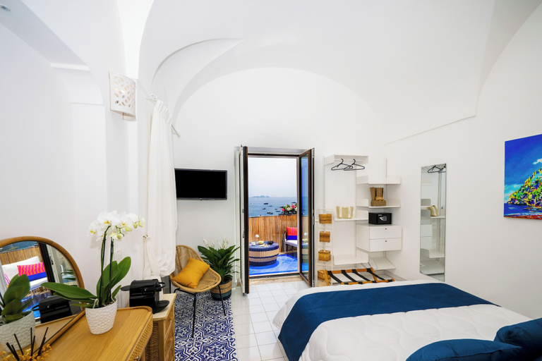 Bedroom 3, Maison Cherie, Salerno