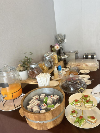 Food & Drinks 5, The Peem Hotel, Ban Na