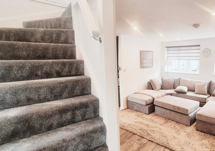 Lounge 3, Spacious & Luxury 2BR Flat in Calverton, Nottinghamshire