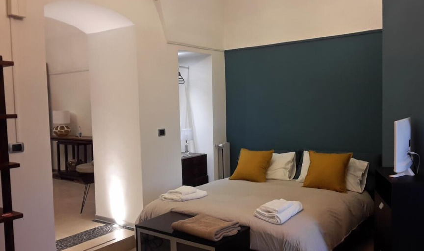 Bedroom 1, Oikia, Potenza