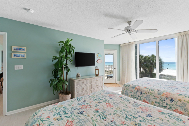 Bedroom 3, Long Beach by Book That Condo, Bay