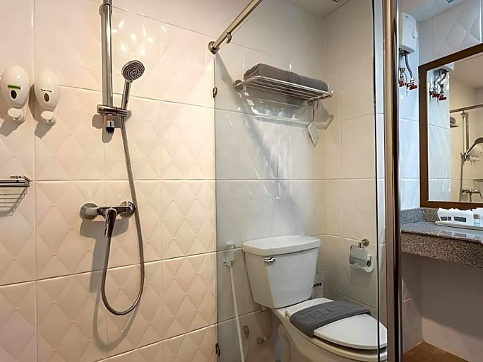 Bathroom 4, Sabai Wing, Pattaya