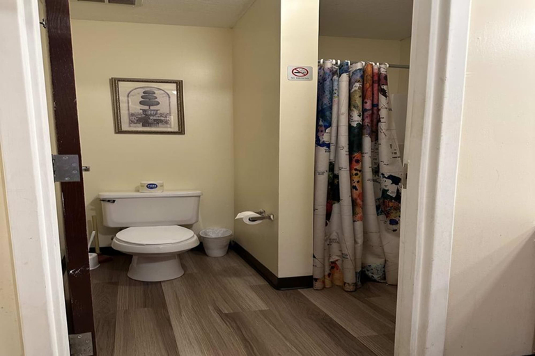 Room 3, Downtown Apt Walk to PPG Conv Center More, Allegheny