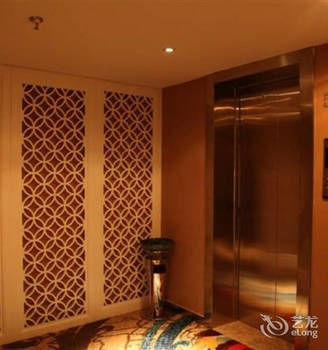 Other 5, C’est La Vie, Chengde