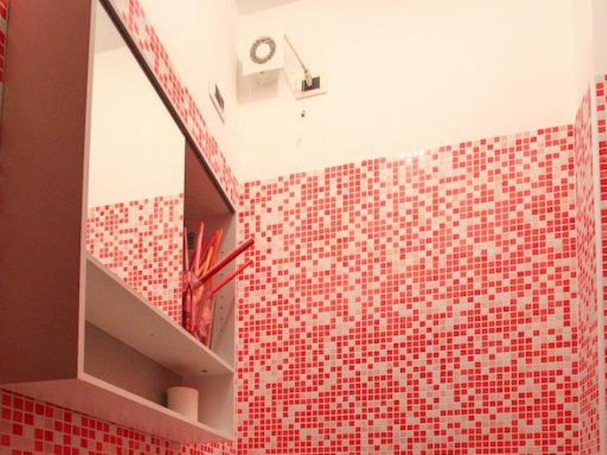 Bathroom 3, Hostel le Sirene, Napoli