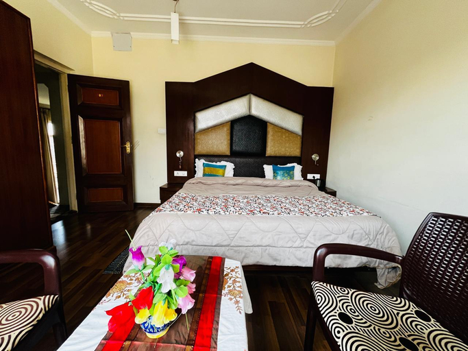 Bedroom 2, Mountain Breeze Inn, Srinagar
