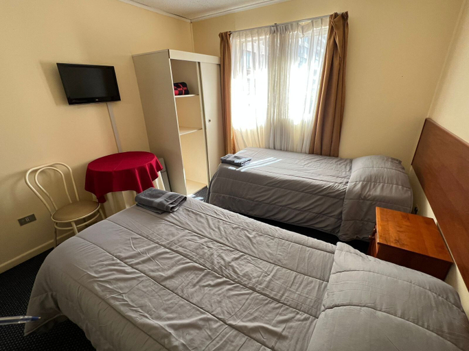 Bedroom 2, Hotel Queen Royal Imperial, Valparaíso