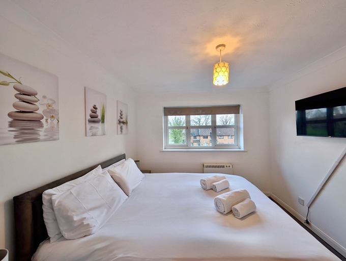 Room 2, Charming and Modern 1-bedroom Flat, Slough