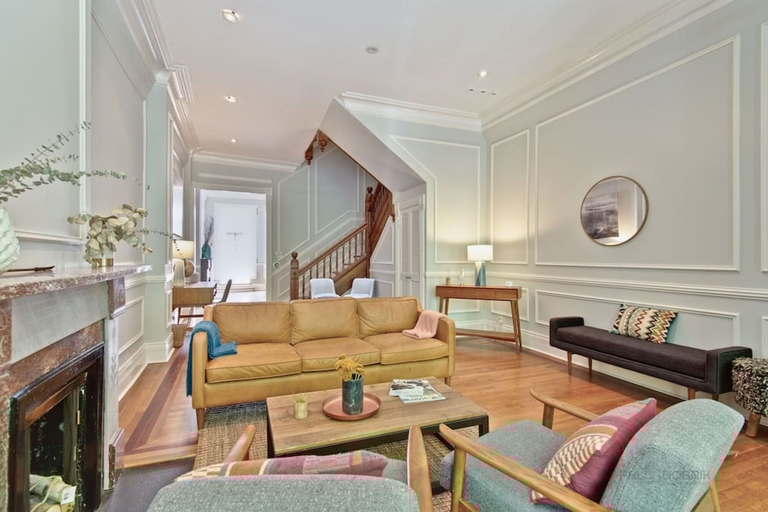 Room 5, Historic Luxury Townhouse on Chicago s Gold Coast, Cook