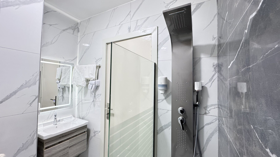 Bathroom 4, Ammania Hotel, Wadi Essier