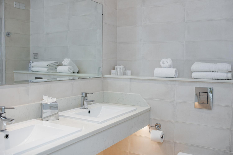 Bathroom 4, Killeen House Hotel