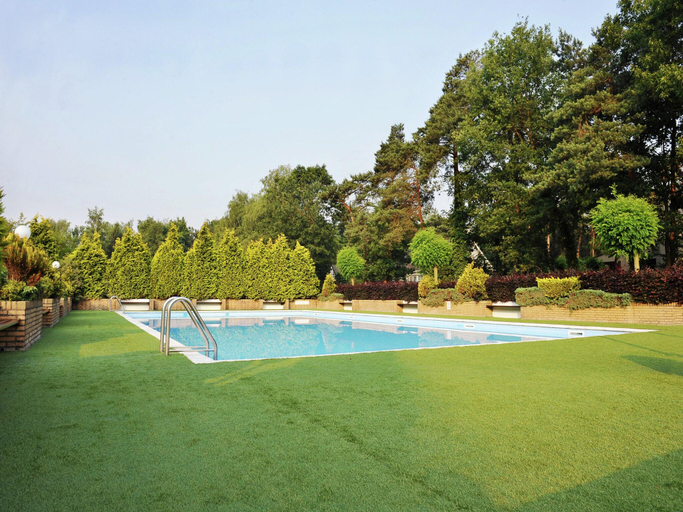 Sport & Beauty 4, Holiday Home in Netherlands with Pond View, Baarle-Nassau