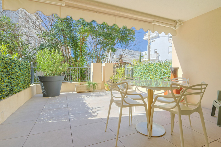 Room 4, 403 Le Zen in Cannes, Alpes-Maritimes
