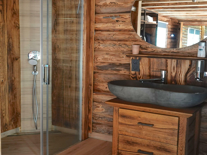 Bathroom 3, Holiday Home in Netherlands with Pond View, Baarle-Nassau