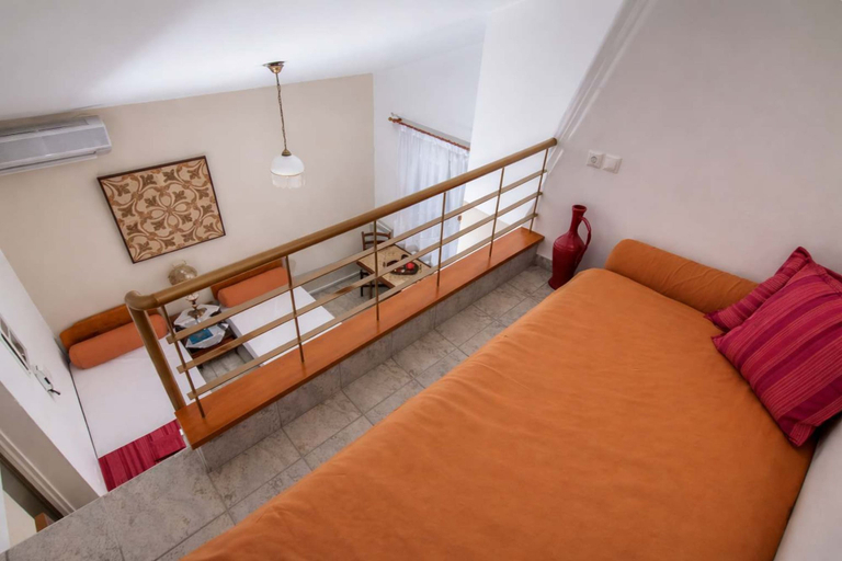 Room 2, Byzantine Vibe - Seaside Cozy Stay Near Volos, Thessaly
