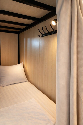 Room 4, Brotherhood Hostel Station, Vị Xuyên