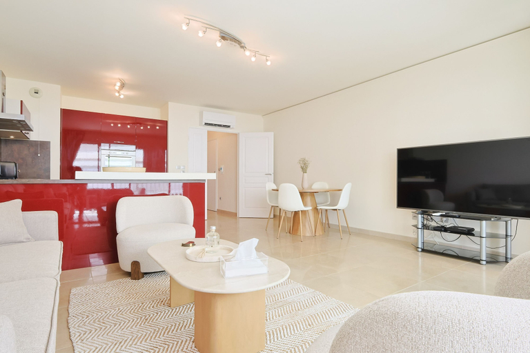 Room 3, 220 Le Maria in Cannes, Alpes-Maritimes