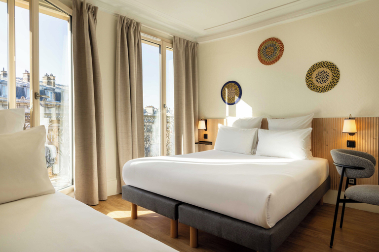 Bedroom 3, Korner République, Paris
