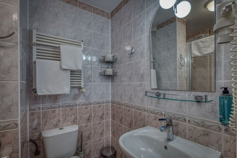 Bathroom, Hotel Unitral SPA, Koszalin