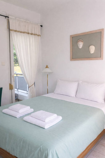 Room 5, Ancient Vibe - Seaside Stay w Balcony Near Volos, Thessaly