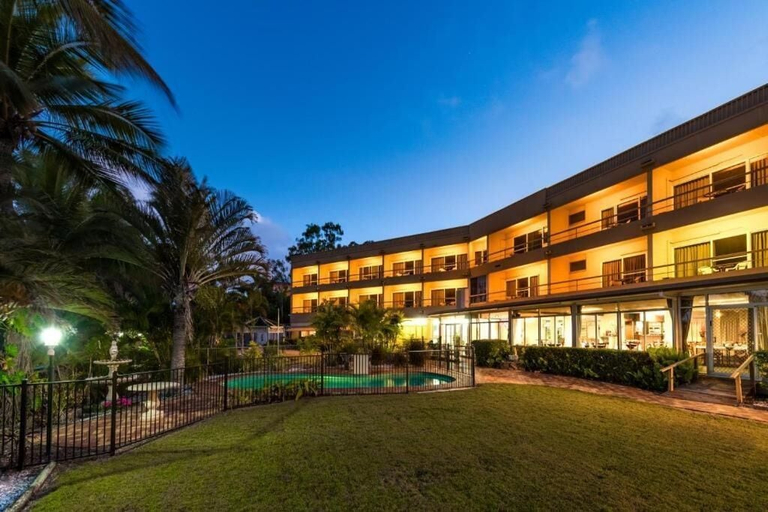 Exterior 2, Lumina Motel, Gladstone